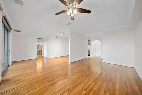 3333 Allen Parkway 1403 Houston TX 77019