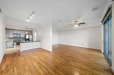 3333 Allen Parkway 1403 Houston TX 77019