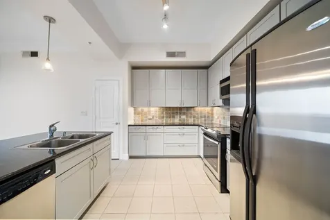 3333 Allen Parkway 1403 Houston TX 77019