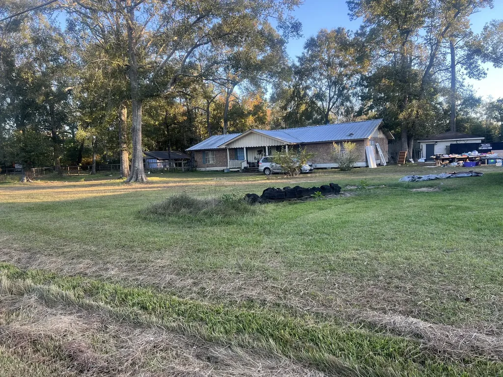 1760 County Road 318 Cleveland TX 77327