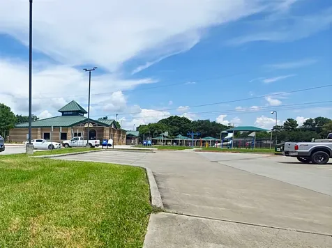 1003 W Hart Avenue Pasadena TX 77506
