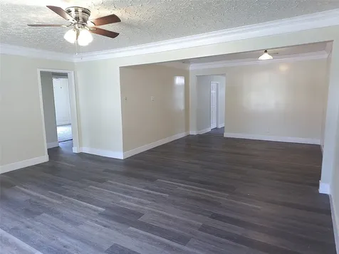 1003 W Hart Avenue Pasadena TX 77506