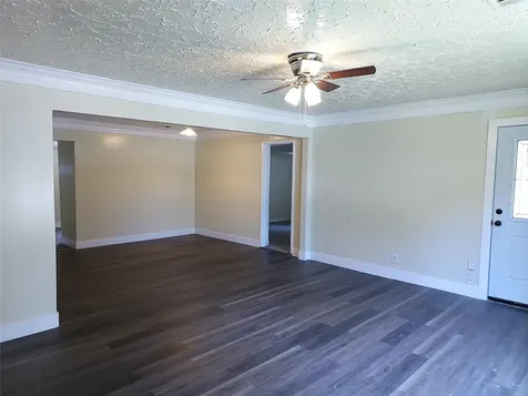 1003 W Hart Avenue Pasadena TX 77506