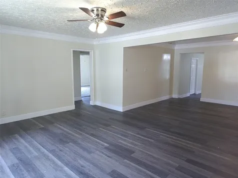 1003 W Hart Avenue Pasadena TX 77506