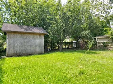 1003 W Hart Avenue Pasadena TX 77506