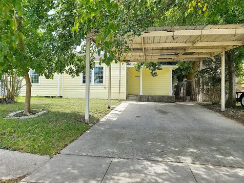 1003 W Hart Avenue Pasadena TX 77506