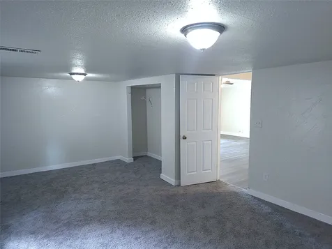 1003 W Hart Avenue Pasadena TX 77506
