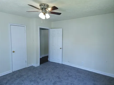 1003 W Hart Avenue Pasadena TX 77506