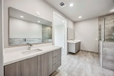 1111 W 21st Street Houston TX 77008