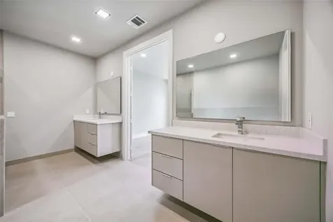 1111 W 21st Street Houston TX 77008