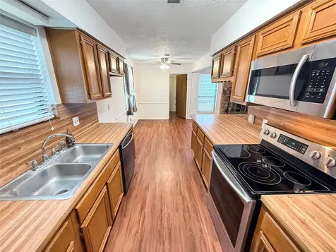 11142 Hayslip Lane Houston TX 77041