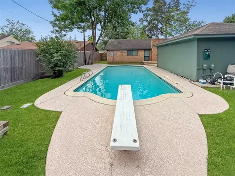 11142 Hayslip Lane Houston TX 77041