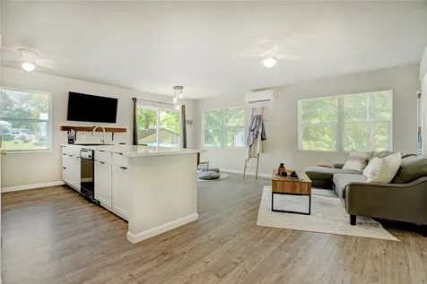 261 Commodore Drive Livingston TX 77351