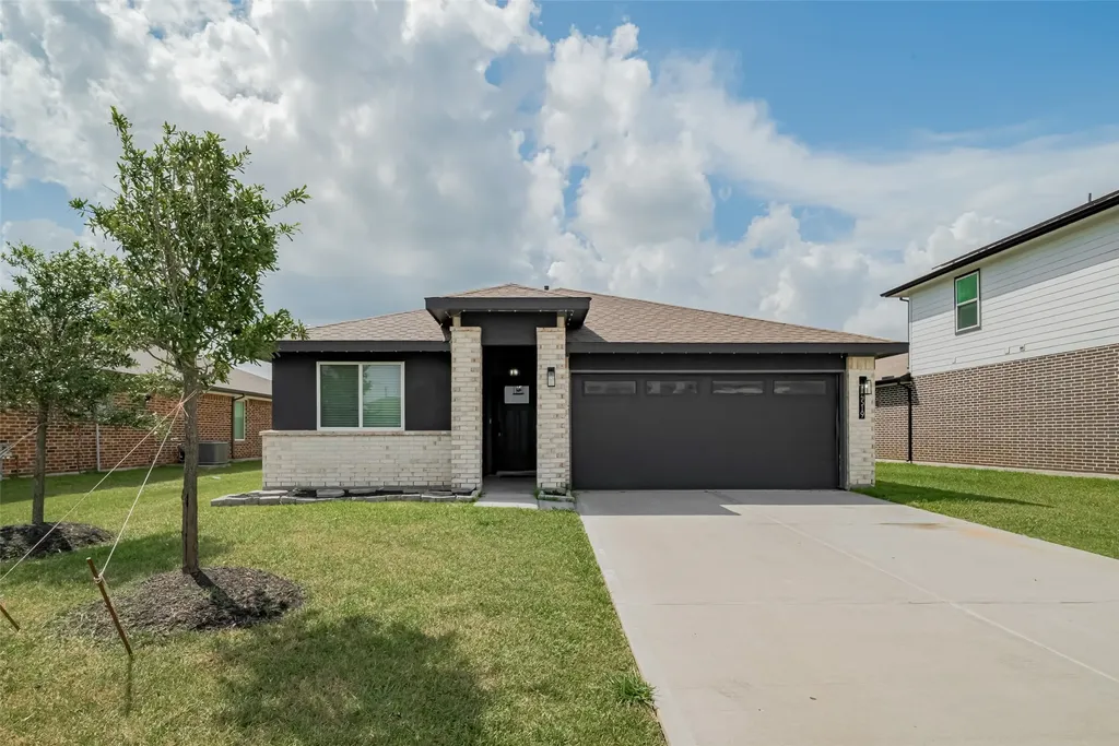 14519 Sweet Water Drive Baytown TX 77523
