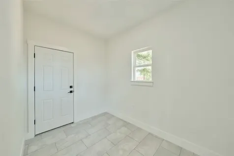 1398 Road 5607 Cleveland TX 77327