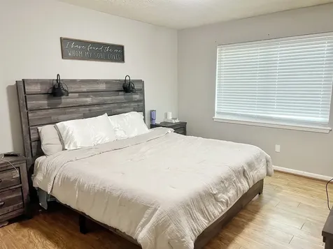402 Lyndale Drive Highlands TX 77562