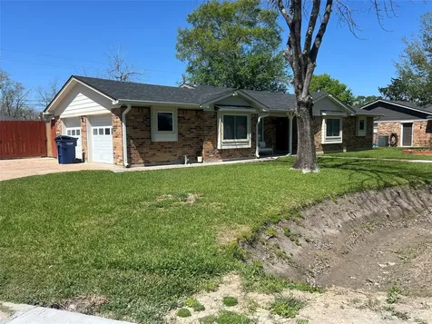 402 Lyndale Drive Highlands TX 77562