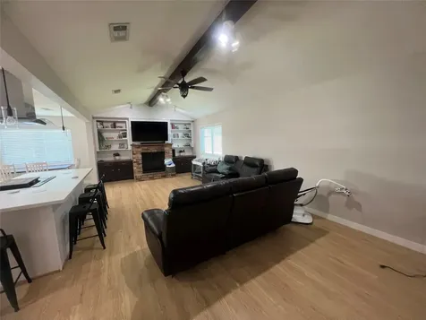 402 Lyndale Drive Highlands TX 77562