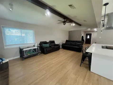 402 Lyndale Drive Highlands TX 77562