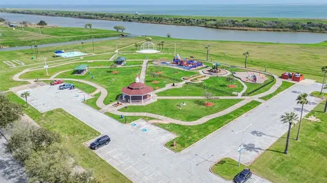 1925 42nd Avenue N Texas City TX 77590