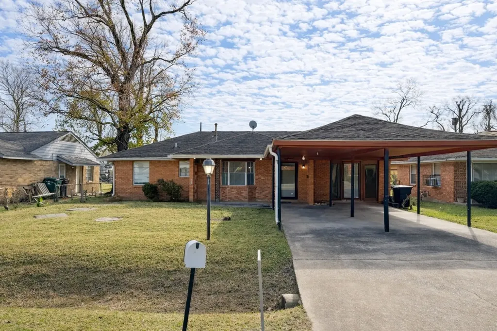 7406 Saint Louis Street Houston TX 77028