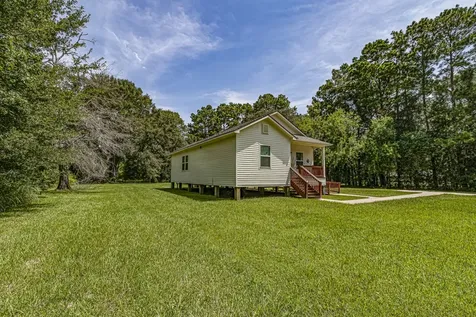 208 County Road 308 Cleveland TX 77327