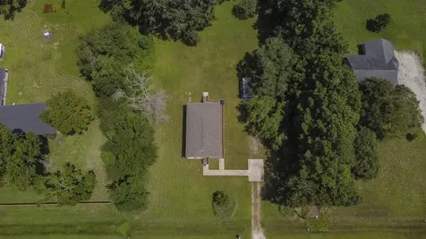 208 County Road 308 Cleveland TX 77327