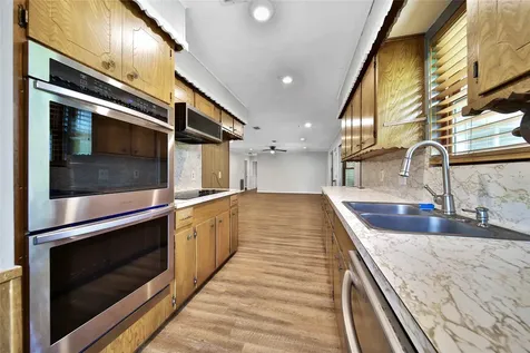 1626 Hamblen Road Kingwood TX 77339
