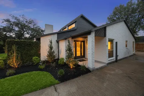 3210 Freshmeadows Drive Houston TX 77063