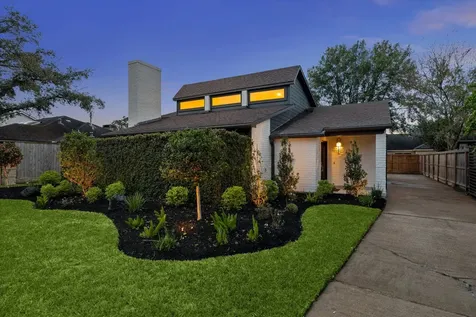 3210 Freshmeadows Drive Houston TX 77063