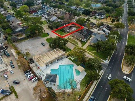 3210 Freshmeadows Drive Houston TX 77063