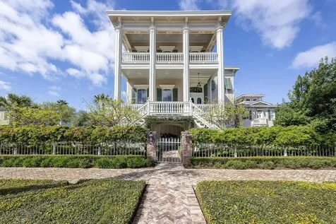 523 10th Street Galveston TX 77550