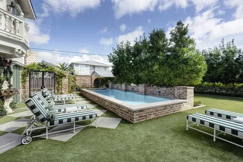 523 10th Street Galveston TX 77550