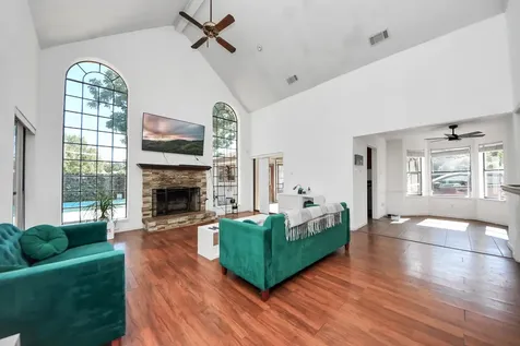 4712 Country Club View Baytown TX 77521