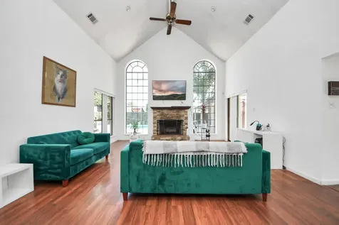 4712 Country Club View Baytown TX 77521