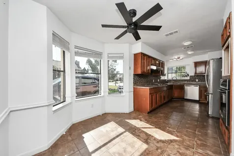 4712 Country Club View Baytown TX 77521