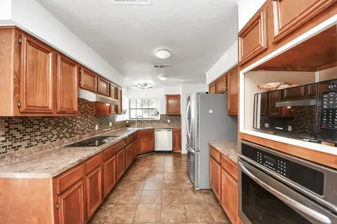 4712 Country Club View Baytown TX 77521