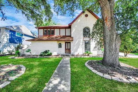 4712 Country Club View Baytown TX 77521