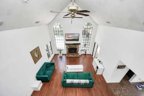 4712 Country Club View Baytown TX 77521
