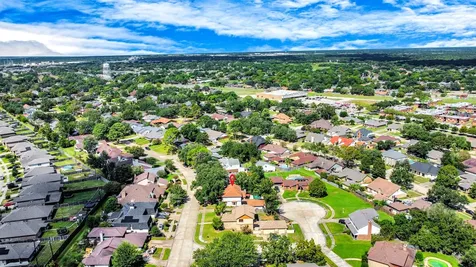 4712 Country Club View Baytown TX 77521