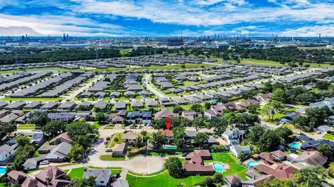 4712 Country Club View Baytown TX 77521