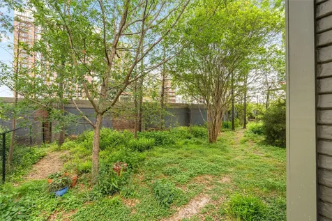 809 Woodrow Street Houston TX 77006