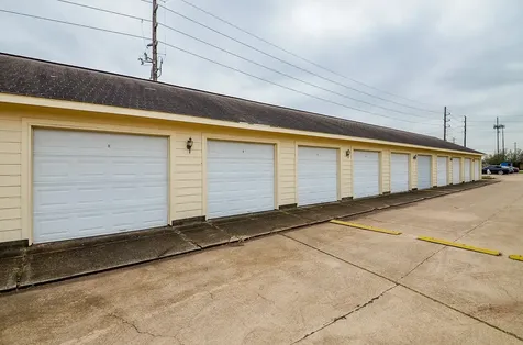 2710 Grants Lake Boulevard I-4 Sugar Land TX 77479