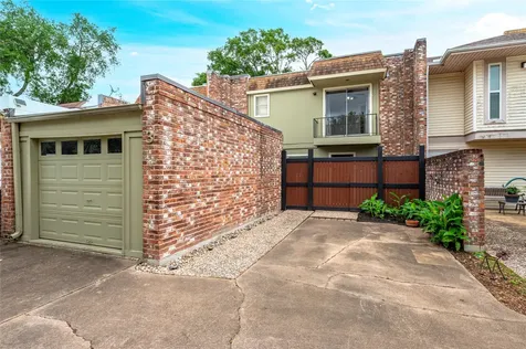 3 Dorado Drive Friendswood TX 77546
