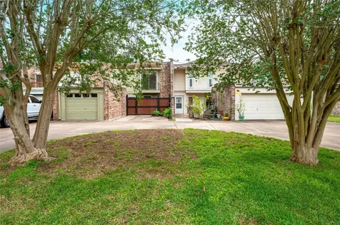 3 Dorado Drive Friendswood TX 77546