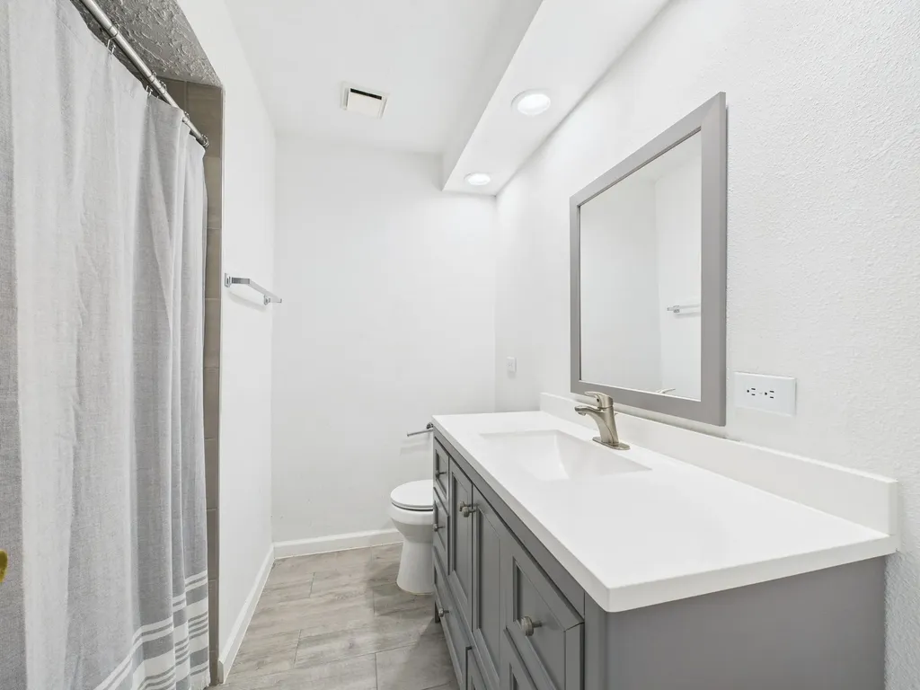 16207 N Meadow Drive Houston TX 77073