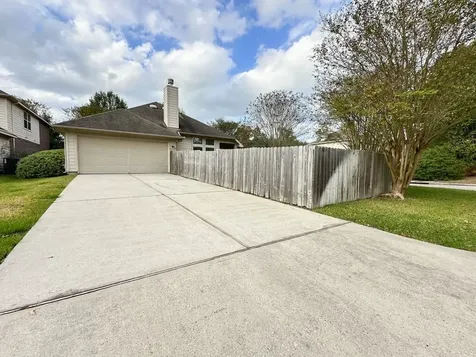 73 E Montfair Boulevard The Woodlands TX 77382