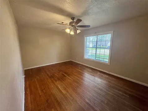 3110 Boyd Avenue Groves TX 77619
