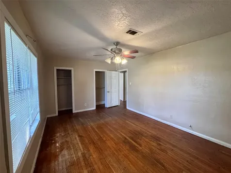 3110 Boyd Avenue Groves TX 77619