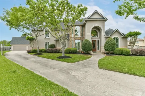 310 Del Monte Drive Friendswood TX 77546